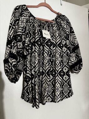 Black and White Patterned Peasant Blouse